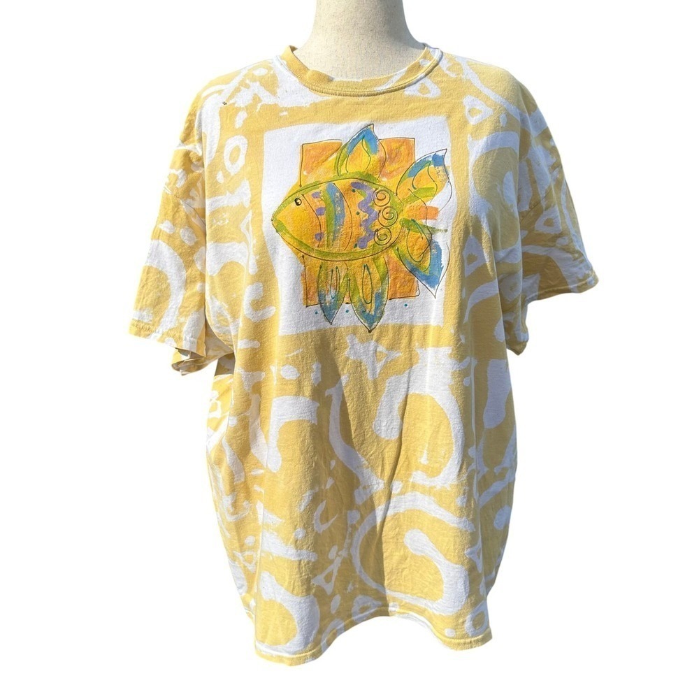 Gildan Women Graphic‎ T-Shirt 2XL Yellow Tropical Fish Hand Painted Style Art